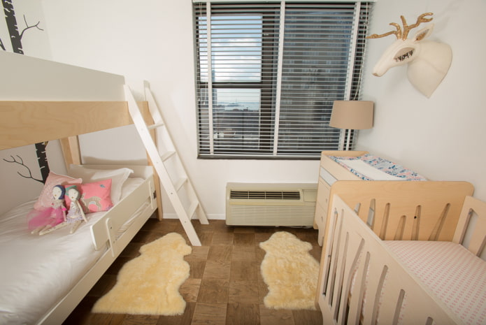 progettazione della camera da letto per tre bambini di età diverse