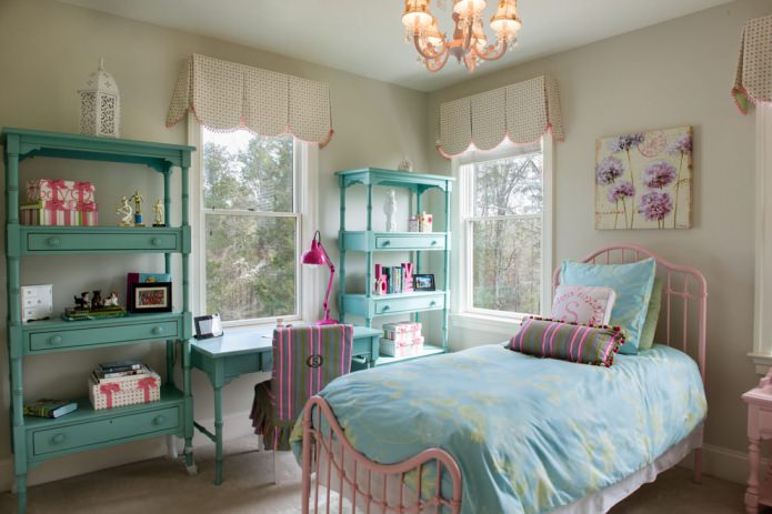 Colore Tiffany negli interni della cameretta dei bambini