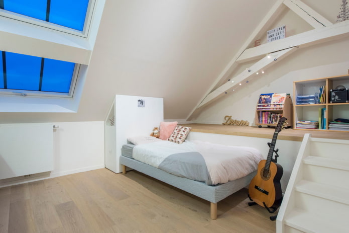 Interno della cameretta per adolescenti in stile loft
