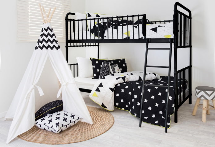letto a castello forgiato nella cameretta di un bambino