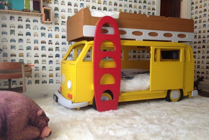 letto a castello-autobus nella cameretta dei bambini