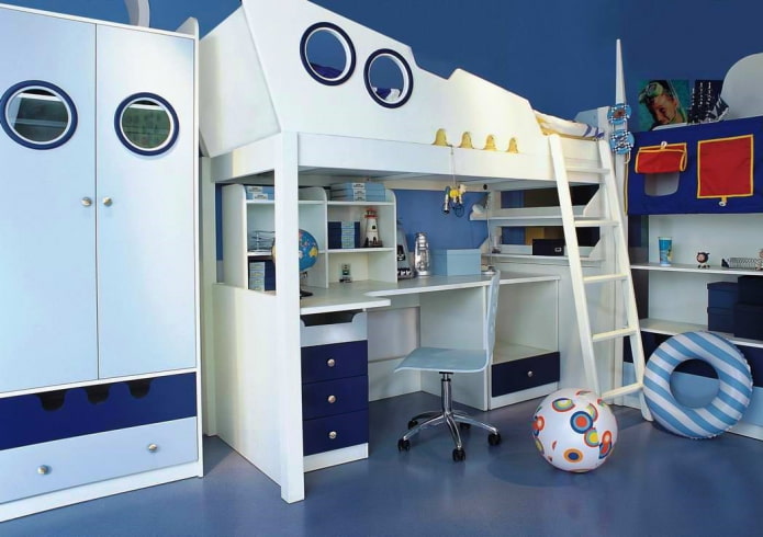 Modello a due livelli in una cameretta per bambini in stile marinaro