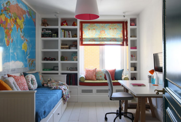 decorazione della finestra nella cameretta dei bambini