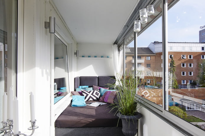 divano sul balcone