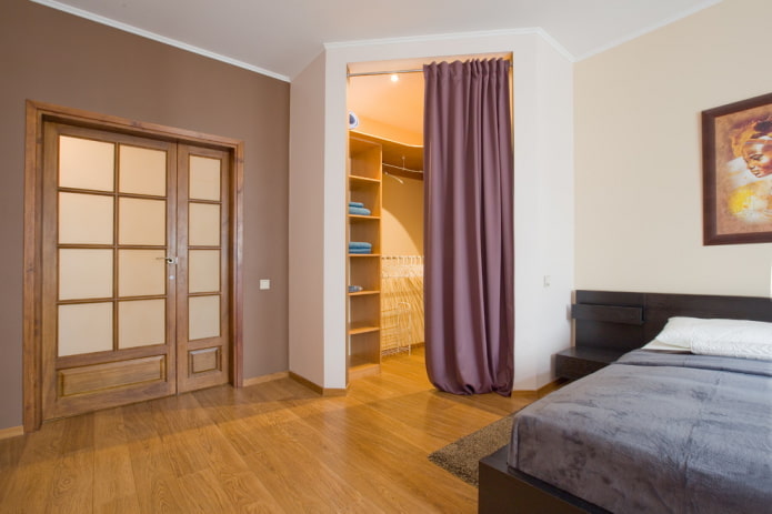 design dell'armadio all'ingresso della stanza
