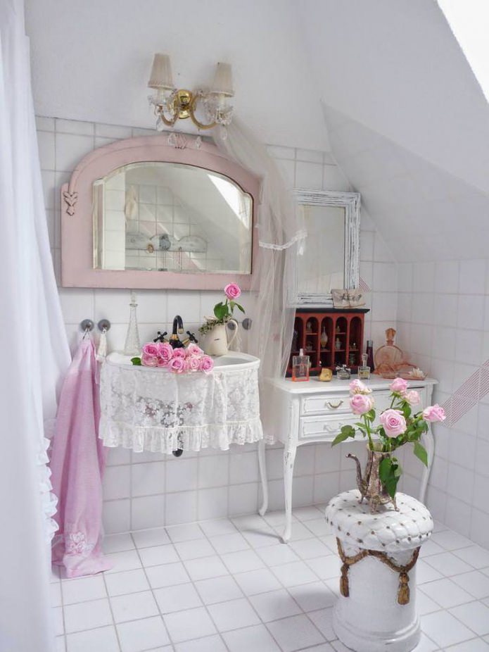 fiori in bagno