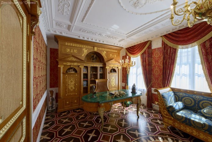interno di uno studio in stile impero