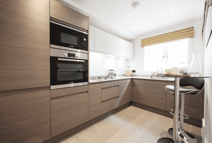 mobile cucina all'interno di una cucina di 10 mq