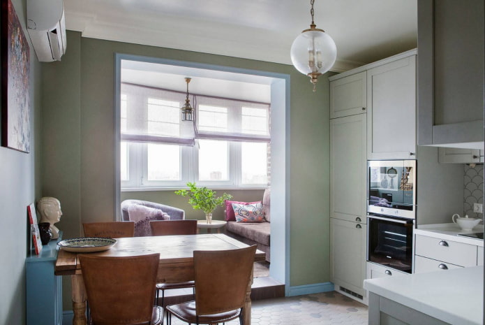 cucina combinata con balcone