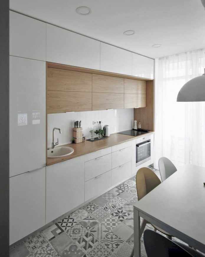 mobili fino al soffitto in cucina