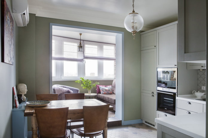 cucina combinata con balcone
