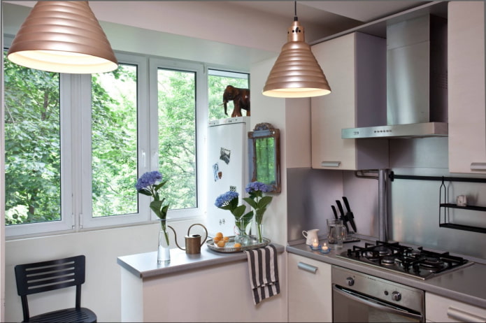 cucina combinata con balcone