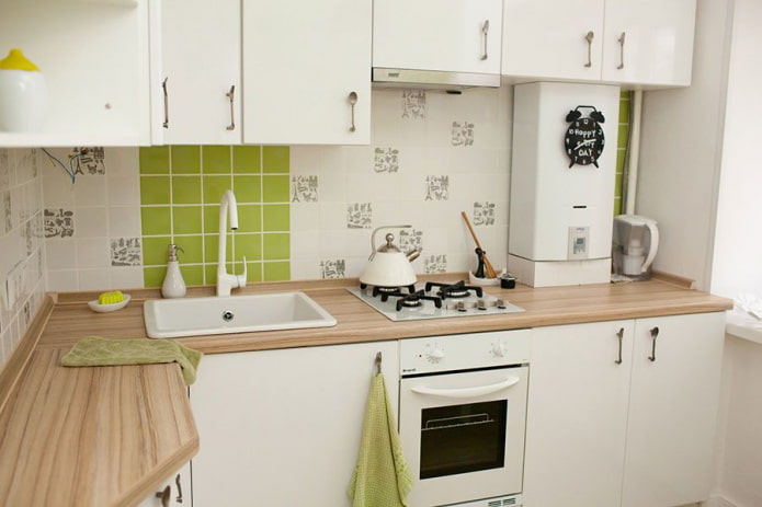 zona cucina di 5 mq con scaldabagno a gas