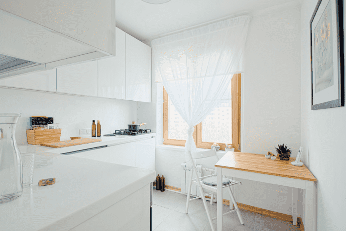 cucina di 6 metri quadrati in stile scandinavo