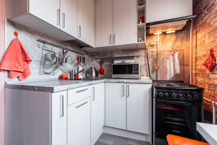 disposizione della cucina di 6 metri quadrati
