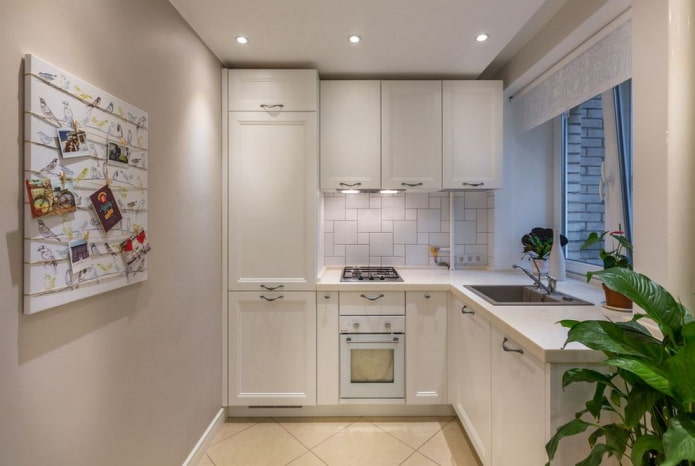 set da cucina con una superficie di 6 metri quadrati