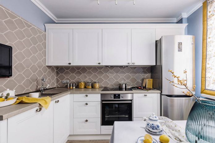 cucina angolare chiara