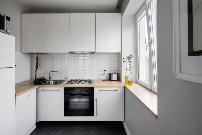 cucina bianca monocromatica