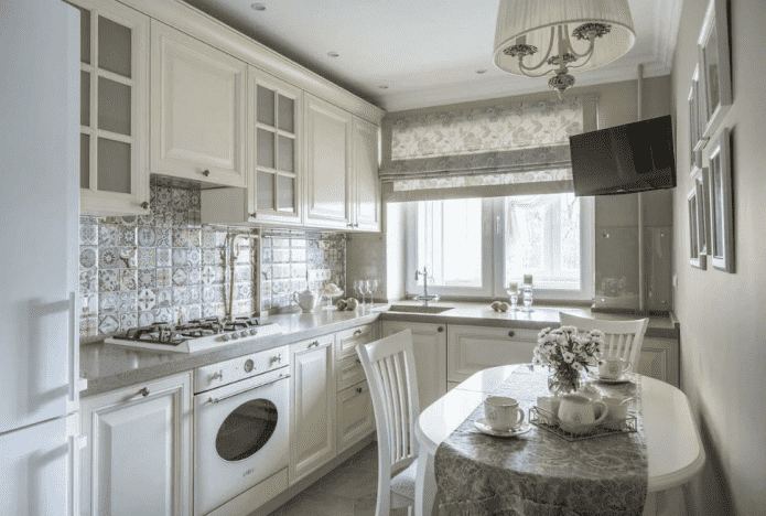 cucina di 8 mq in stile neoclassico