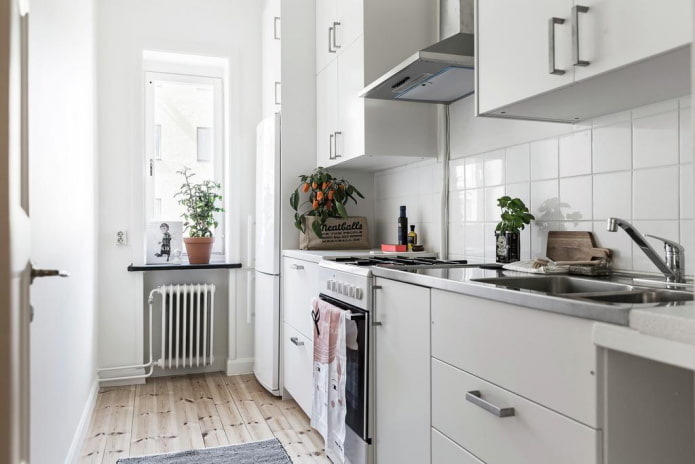 progettazione di una cucina stretta di 8 mq