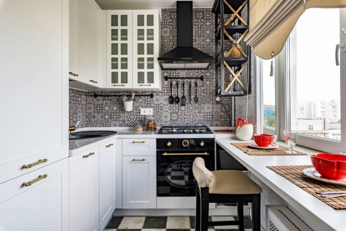 interno cucina di 8 mq con finestra