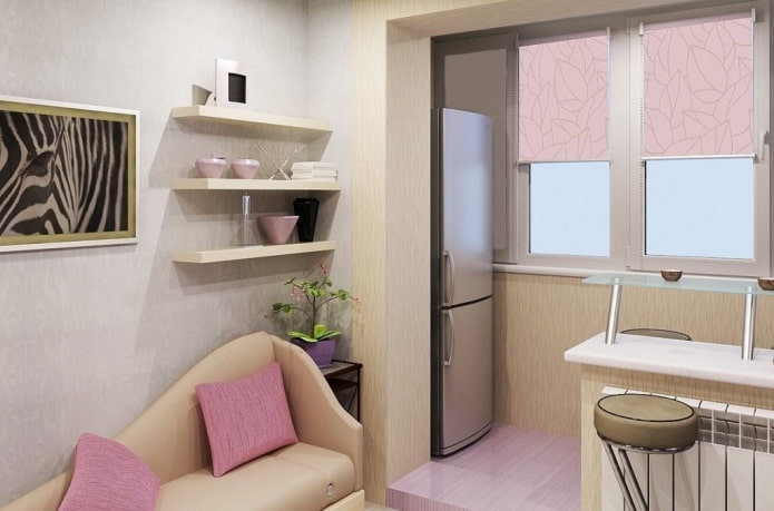 mobili all'interno di una cucina combinata con una loggia