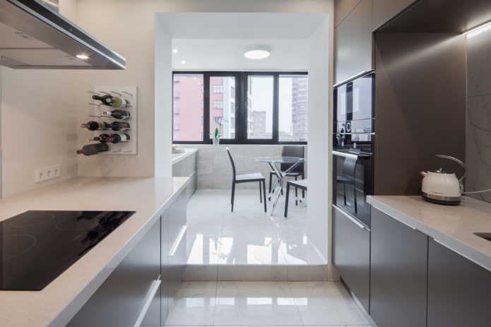 pianta di una cucina combinata con una loggia