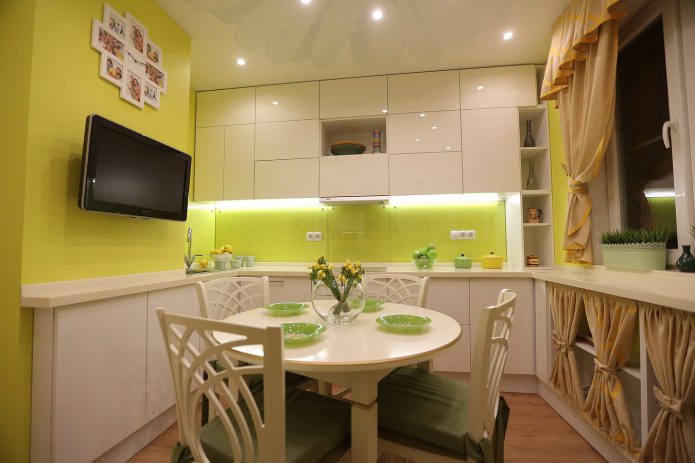 decorazione della cucina nei toni dell'insalata