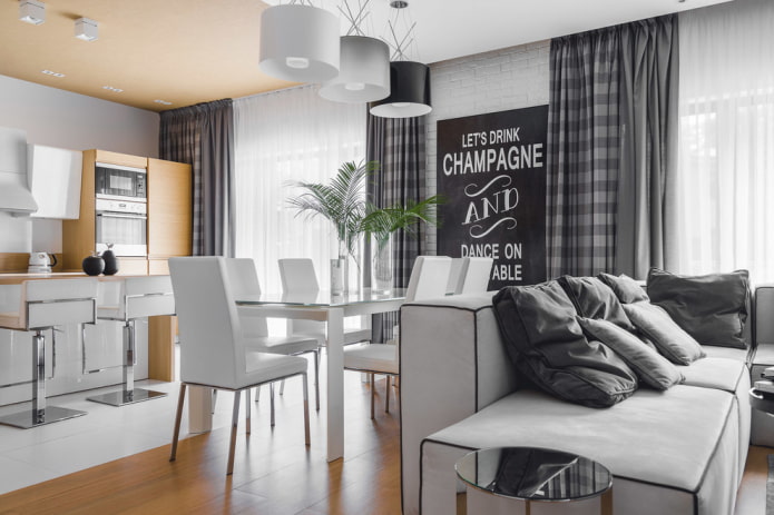 mobili all'interno di stanze combinate