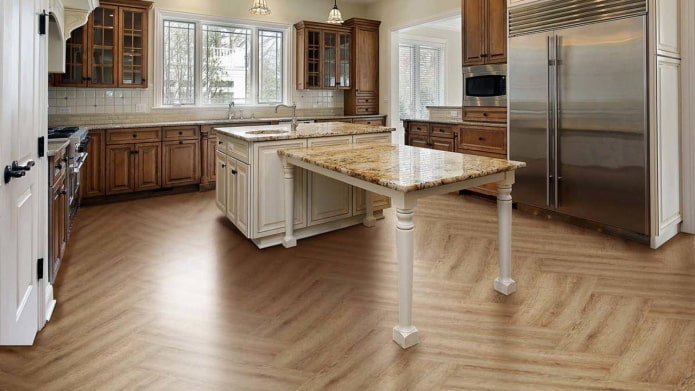 linoleum sotto il parquet in cucina