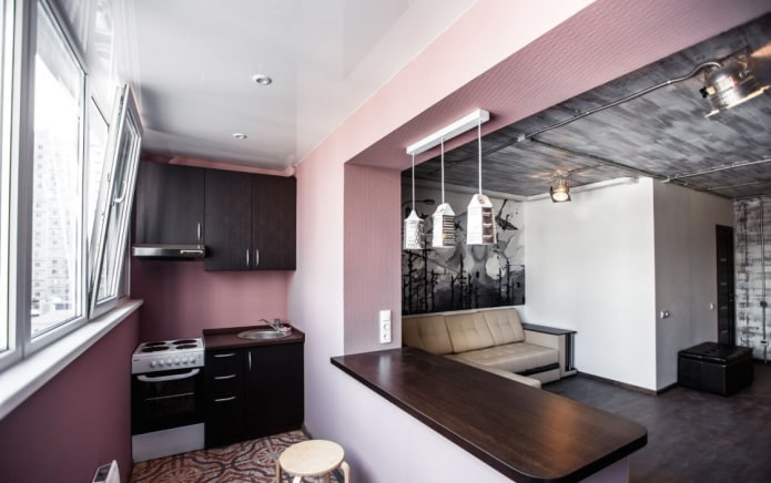 interno di un monolocale con balcone