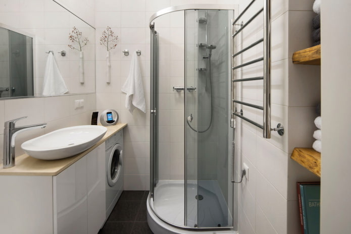 interno del bagno in un monolocale
