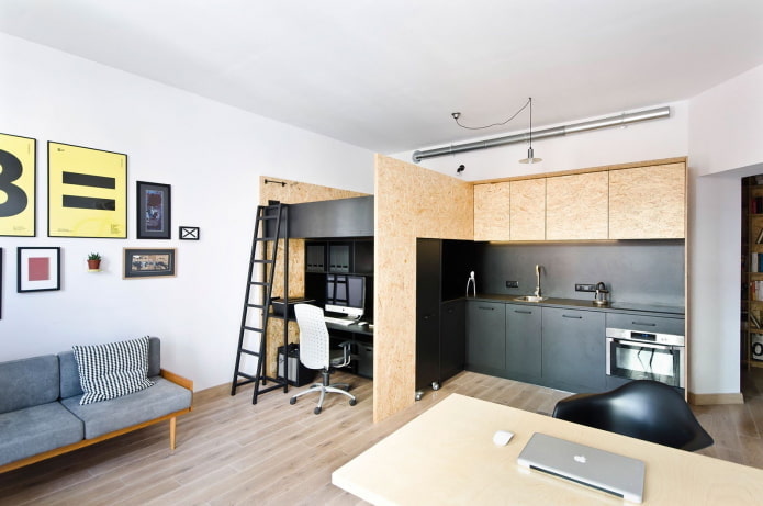 interno di un monolocale a due livelli