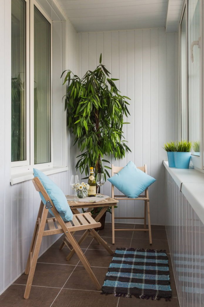 finitura in plastica per balcone