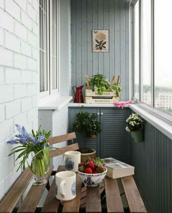 zona pranzo sul balcone