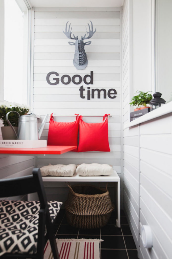 rifinitura del balcone con assicelle