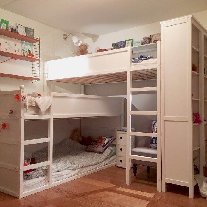 Cameretta compatta per tre bambini