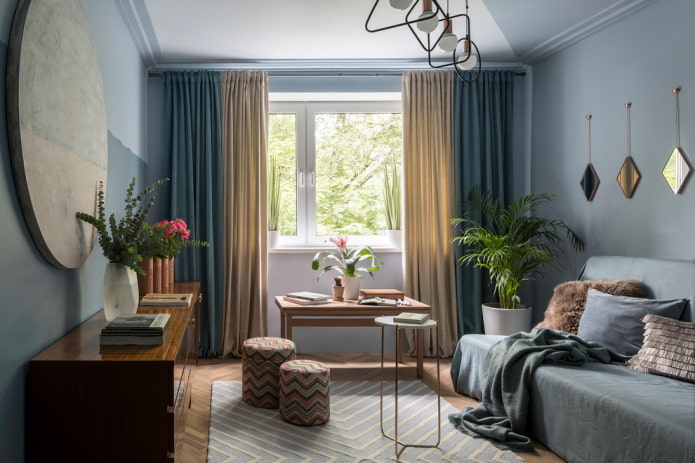 decorazioni e tessuti per l'interno di un piccolo soggiorno