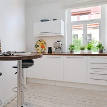 Progetto di una piccola cucina con bancone bar-9