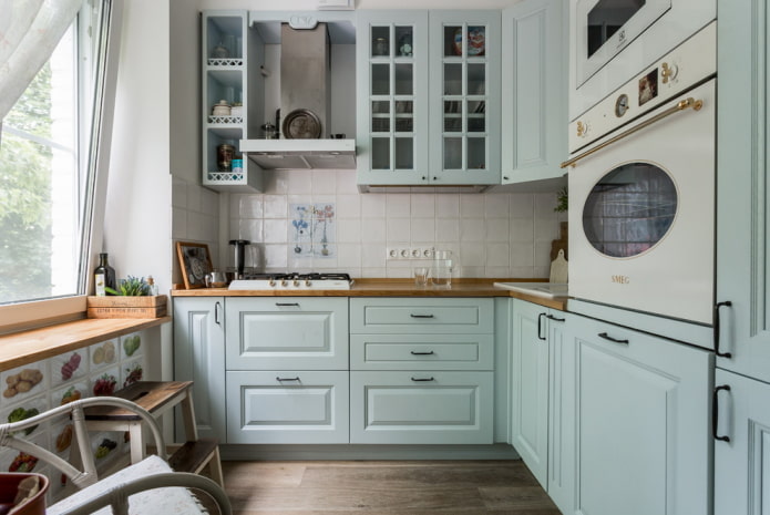 cucina di 5 mq in stile provenzale