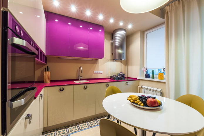 illuminazione all'interno di una piccola cucina