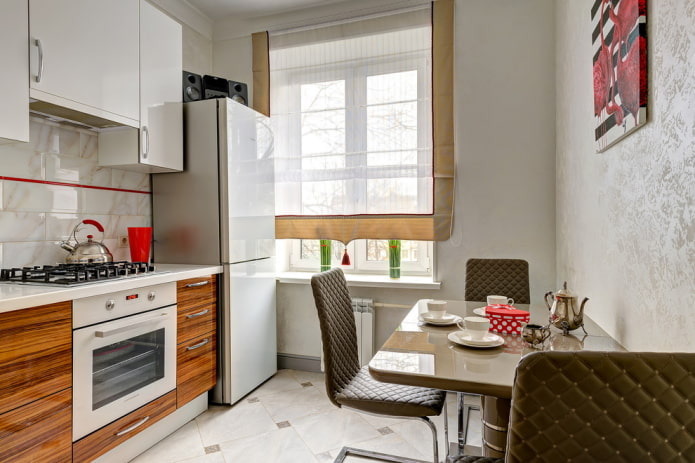 decorazioni e tessuti per l'interno di una piccola cucina