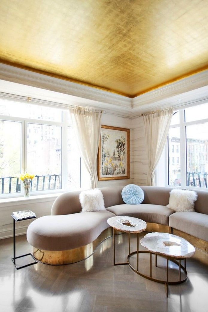 soffitto dorato all'interno