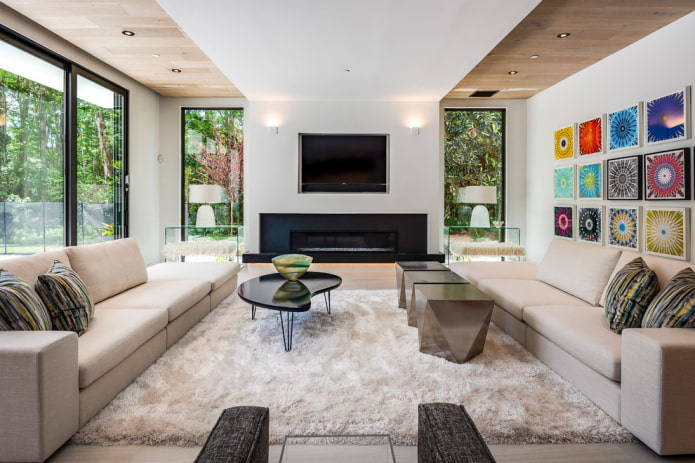 soffitto combinato nel soggiorno