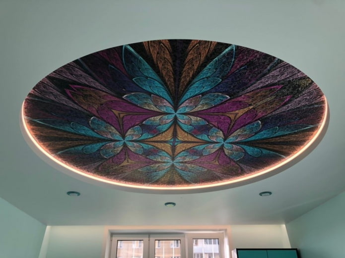 soffitto con motivo astratto