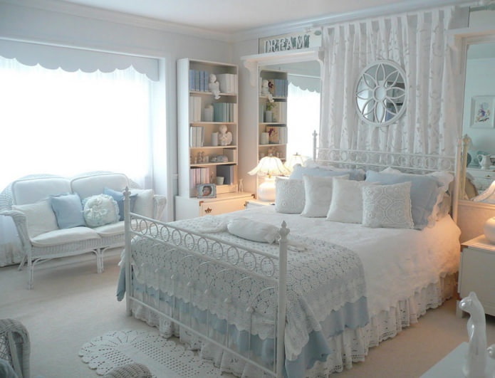 design della camera da letto per bambina in stile shabby chic