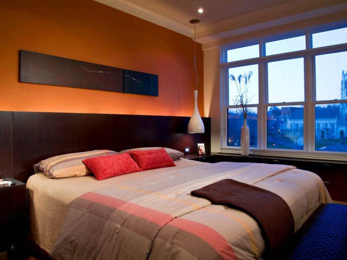 camera da letto marrone-arancio