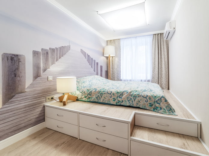 carta da parati fotografica in camera da letto che aumenta visivamente lo spazio