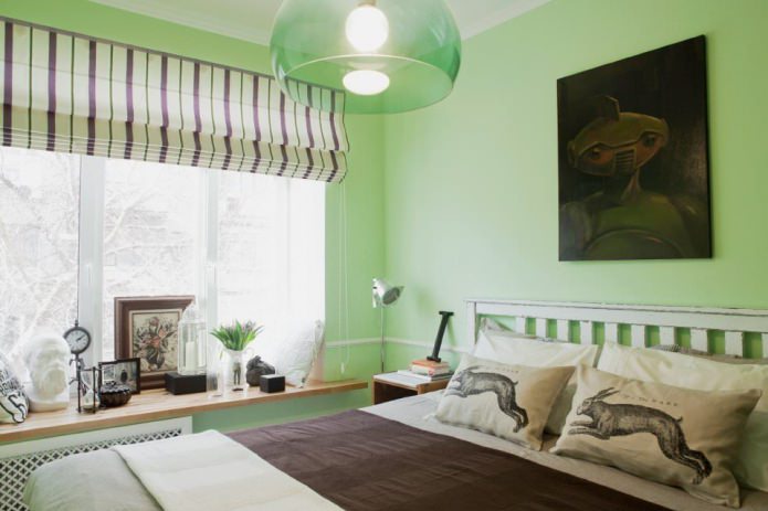 pareti verde chiaro nella camera da letto