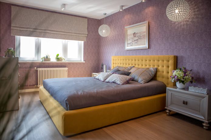 pareti viola in camera da letto